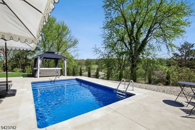 8 Rand Dr, West Orange Twp., NJ 07052