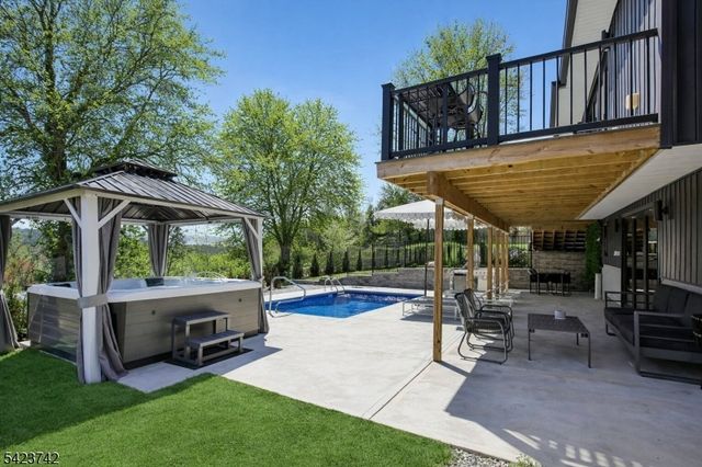 8 Rand Dr, West Orange Twp., NJ 07052