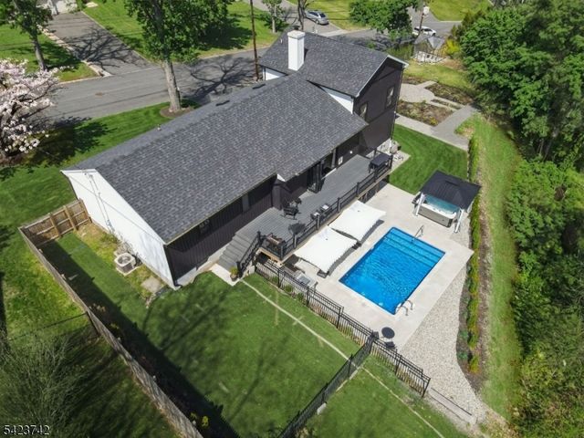 8 Rand Dr, West Orange Twp., NJ 07052