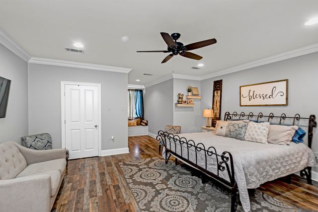 7890 False River Rd, Oscar, LA 70762