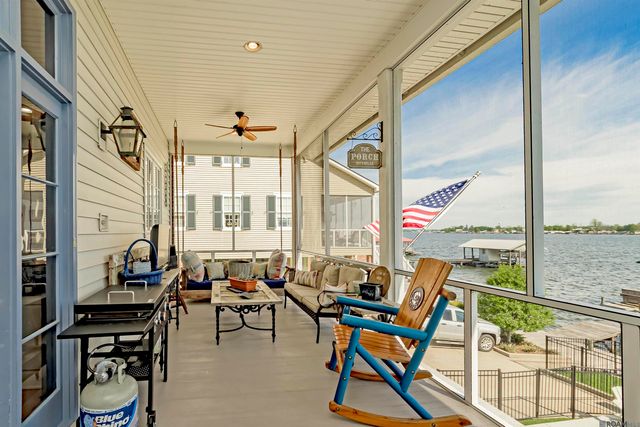 7890 False River Rd, Oscar, LA 70762