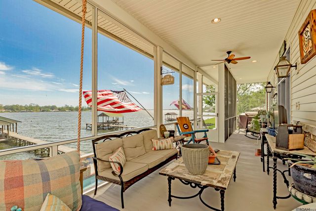 7890 False River Rd, Oscar, LA 70762