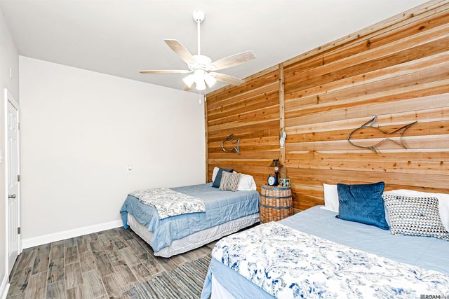 7890 False River Rd, Oscar, LA 70762