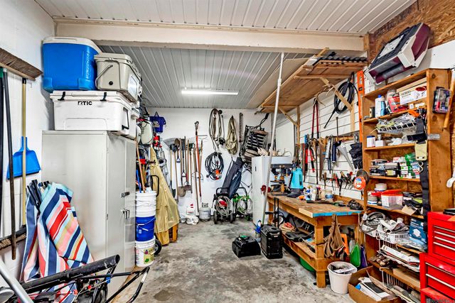 7890 False River Rd, Oscar, LA 70762
