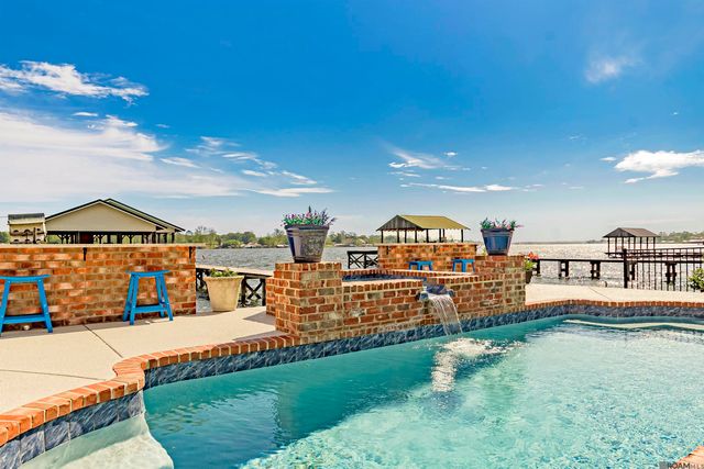 7890 False River Rd, Oscar, LA 70762