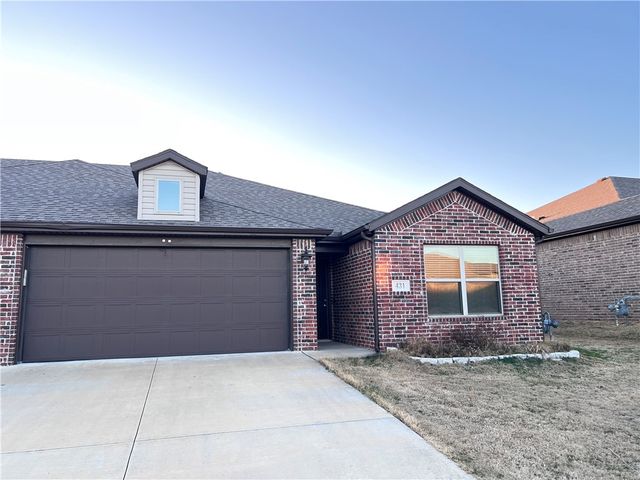 431 Red Robin Street, Centerton, AR 72719
