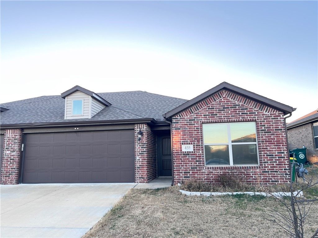 431 Red Robin Street, Centerton, AR 72719