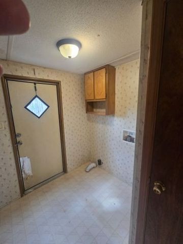 599 Overhead Bridge Rd, Camden, TN 38320