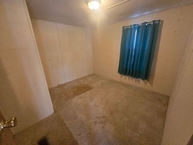 599 Overhead Bridge Rd, Camden, TN 38320