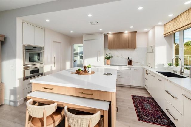 2955 Avendia Valera, Carlsbad, CA 92009