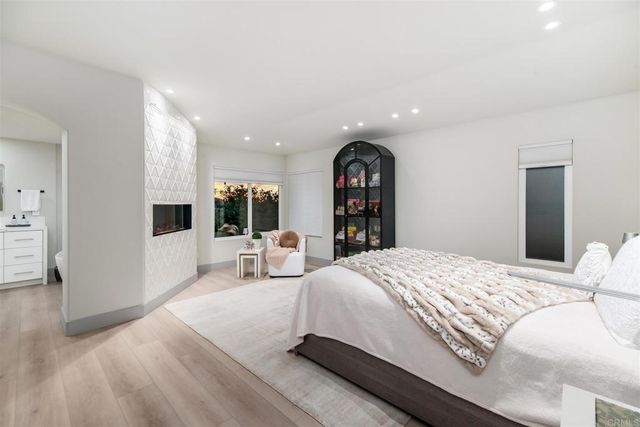 2955 Avendia Valera, Carlsbad, CA 92009