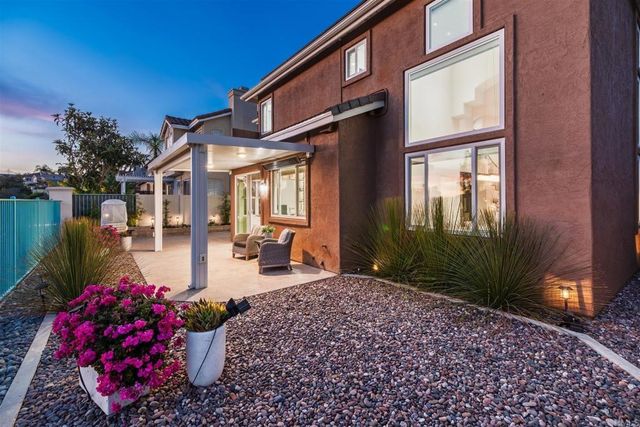 2955 Avendia Valera, Carlsbad, CA 92009