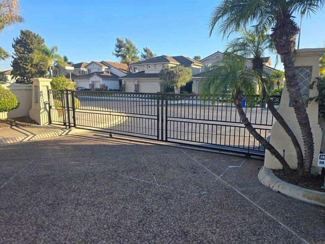 2955 Avendia Valera, Carlsbad, CA 92009