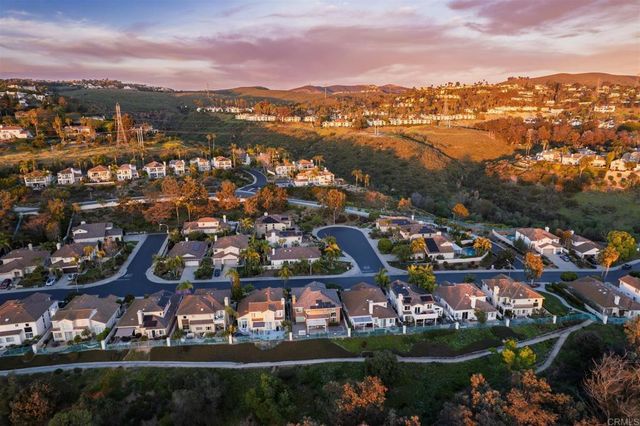 2955 Avendia Valera, Carlsbad, CA 92009