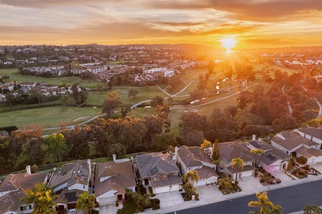 2955 Avendia Valera, Carlsbad, CA 92009