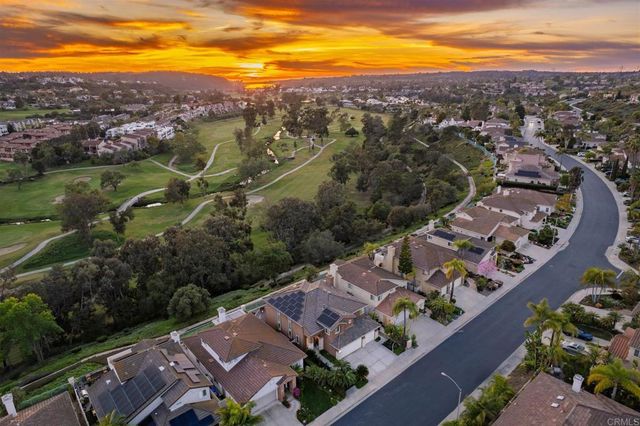 2955 Avendia Valera, Carlsbad, CA 92009