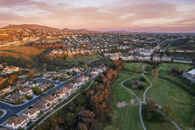 2955 Avendia Valera, Carlsbad, CA 92009