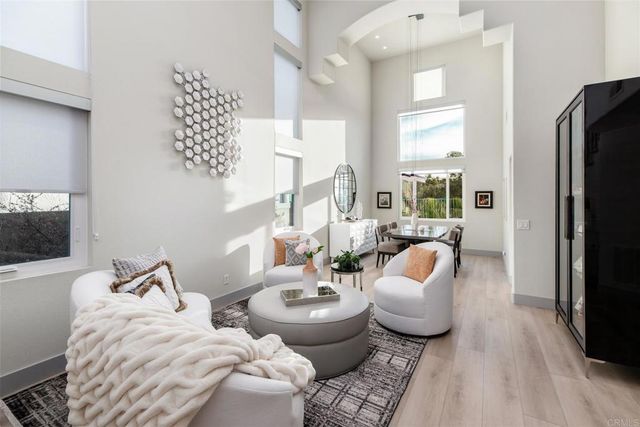 2955 Avendia Valera, Carlsbad, CA 92009