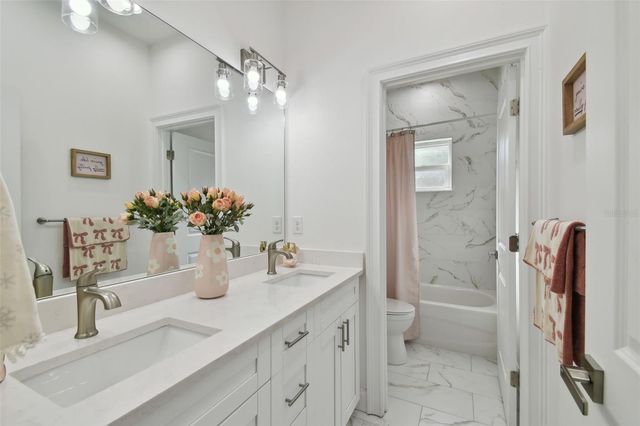 524 S GROSSE AVENUE, Tarpon Springs, FL 34689