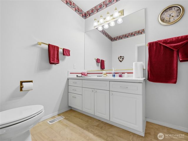 454 Mountain Circle, Buckley, WA 98321