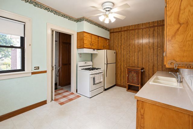 1423 N Raynor Avenue, Joliet, IL 60435