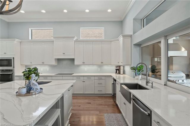 6420 Pembroke WAY, Naples, FL 34113