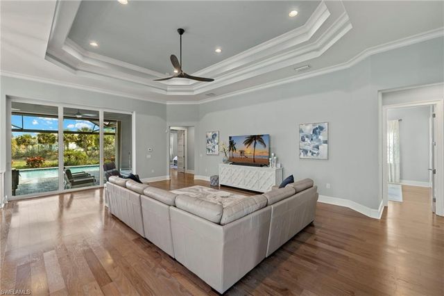 6420 Pembroke WAY, Naples, FL 34113