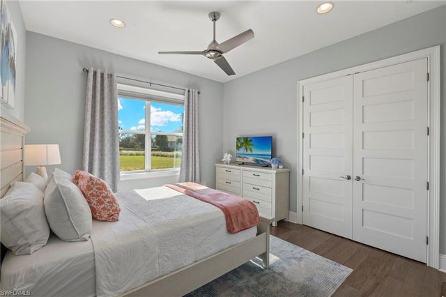 6420 Pembroke WAY, Naples, FL 34113