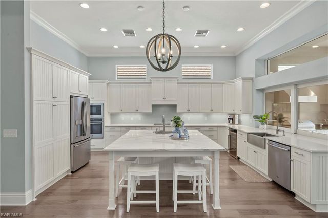 6420 Pembroke WAY, Naples, FL 34113