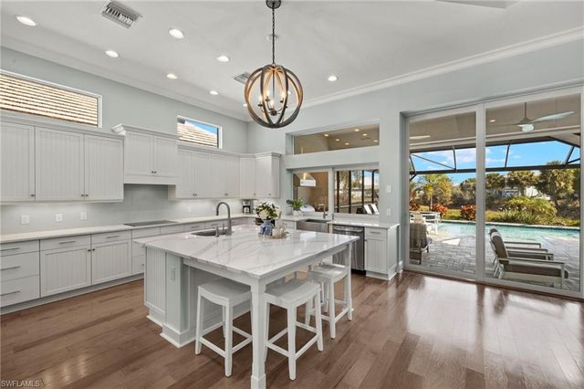 6420 Pembroke WAY, Naples, FL 34113