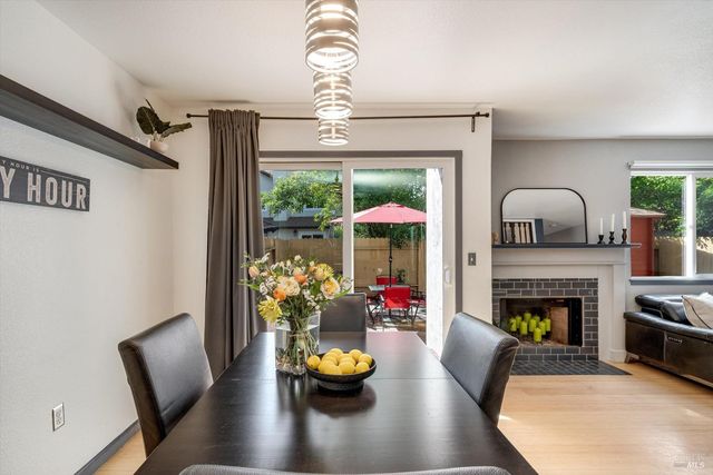 30 Fredrick Dr, Rohnert Park, CA 94928