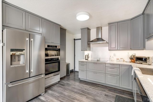 30 Fredrick Dr, Rohnert Park, CA 94928