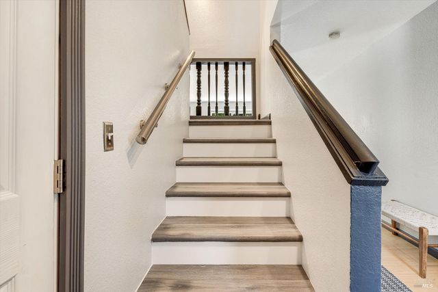 30 Fredrick Dr, Rohnert Park, CA 94928