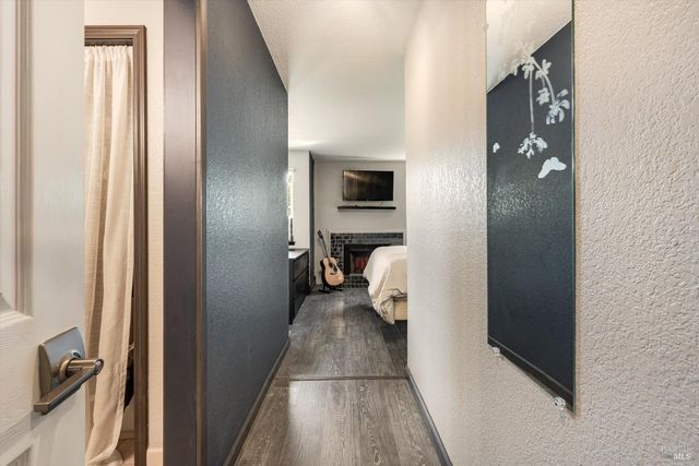 30 Fredrick Dr, Rohnert Park, CA 94928