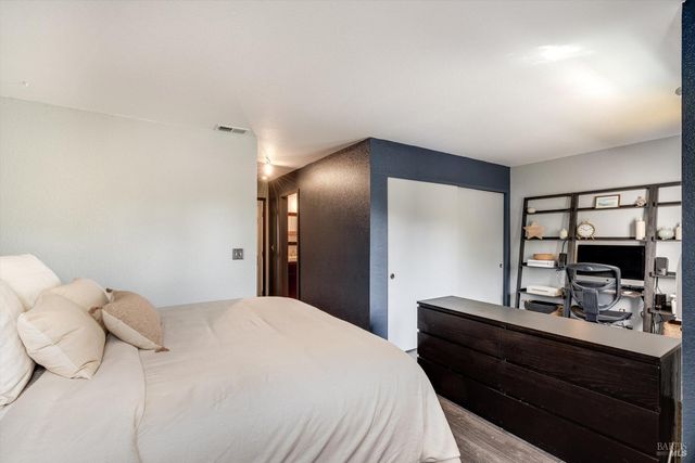 30 Fredrick Dr, Rohnert Park, CA 94928