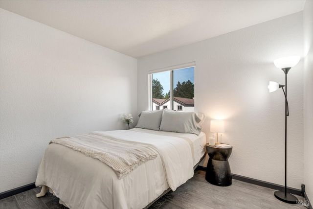 30 Fredrick Dr, Rohnert Park, CA 94928