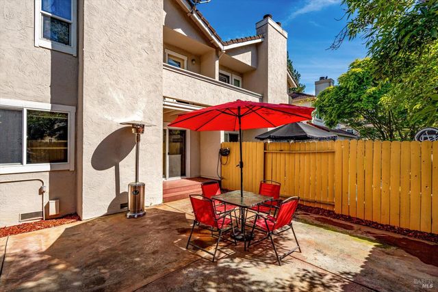 30 Fredrick Dr, Rohnert Park, CA 94928