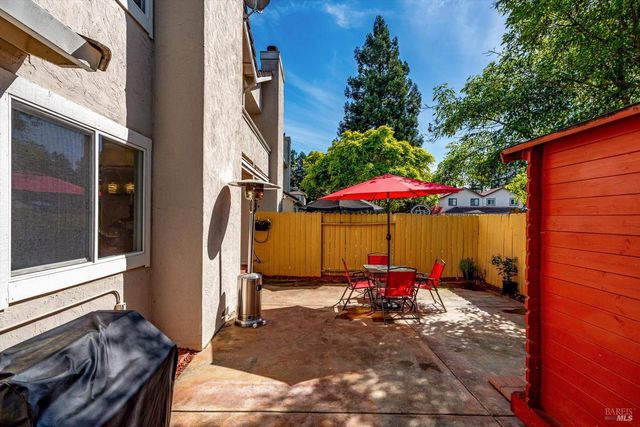 30 Fredrick Dr, Rohnert Park, CA 94928