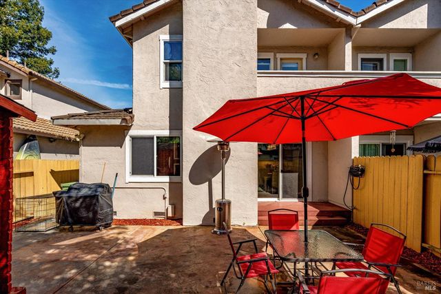 30 Fredrick Dr, Rohnert Park, CA 94928