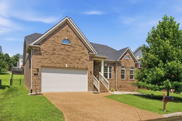 618 Stonebridge Ln, Mount Juliet, TN 37122