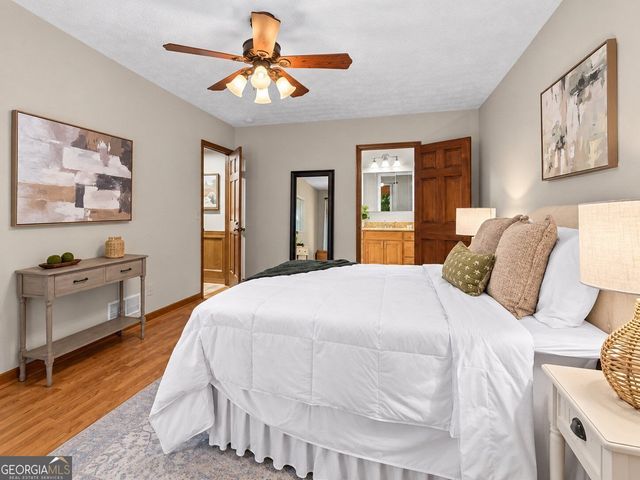 1052 Evelyn Lane, Lilburn, GA 30047
