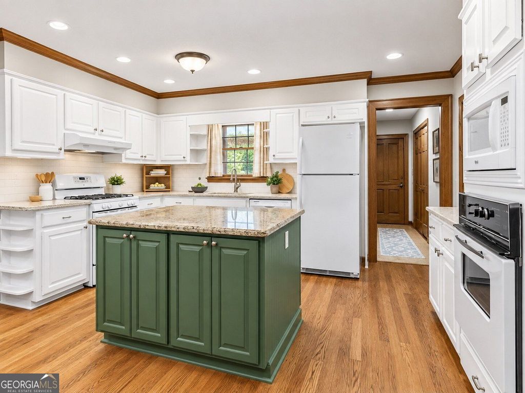 1052 Evelyn Lane, Lilburn, GA 30047 — photo 5
