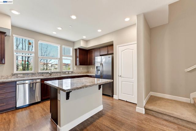 1320 Windswept Cmn 6, Livermore, CA 94550