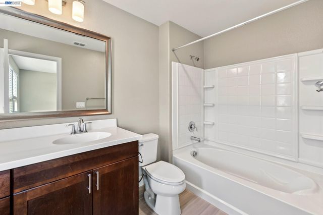 1320 Windswept Cmn 6, Livermore, CA 94550