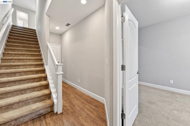 1320 Windswept Cmn 6, Livermore, CA 94550