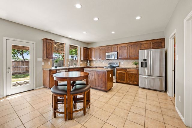 4156 Petersburg Drive, Fort Worth, TX 76244