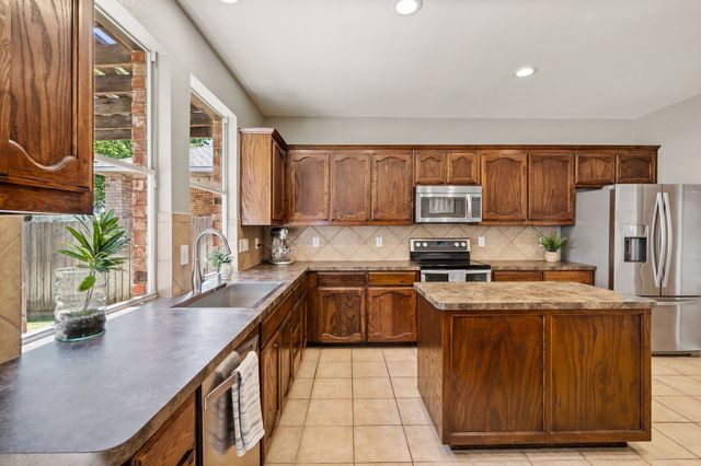 4156 Petersburg Drive, Fort Worth, TX 76244