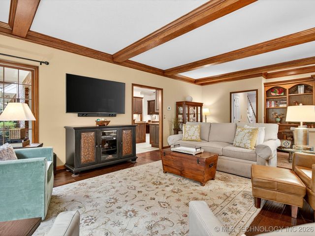 1616 Cherokee Hills Drive, Bartlesville, OK 74006