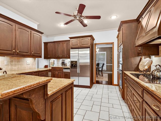 1616 Cherokee Hills Drive, Bartlesville, OK 74006