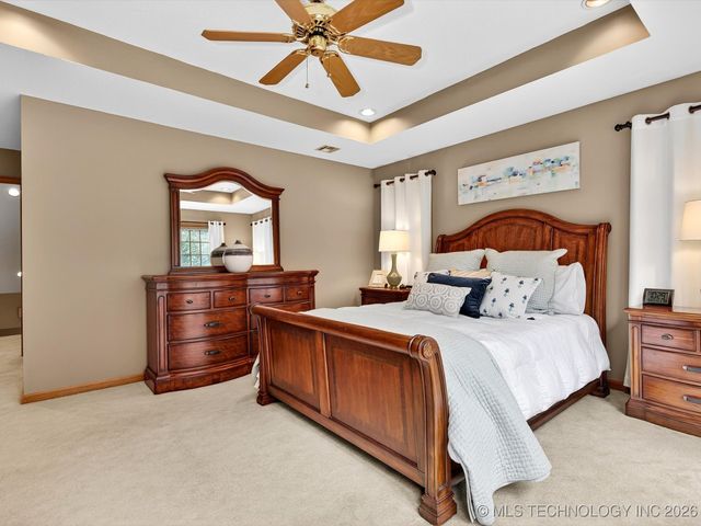 1616 Cherokee Hills Drive, Bartlesville, OK 74006